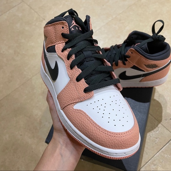 Air Jordan 1 Mid GS Pink Quartz 7Y/W8.5 - Picture 7 of 8